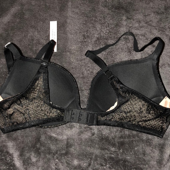 VS Bra - Picture 2 of 3